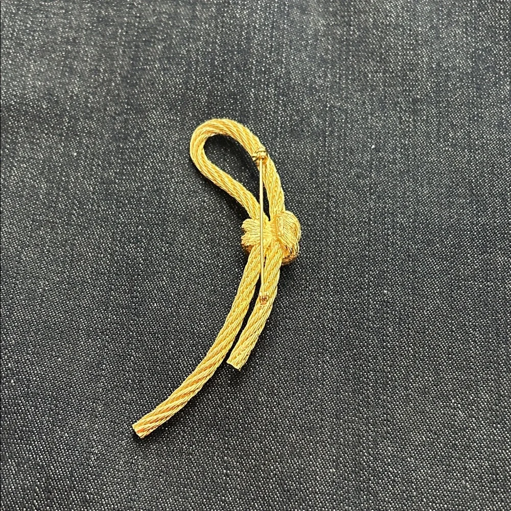Gold Knot Rope Accessory - Picture 3 of 4